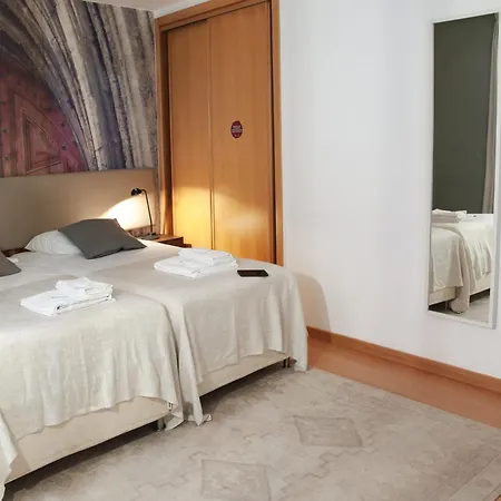 Flh Liberdade Terrace * Lissabon